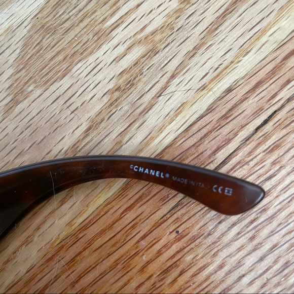 CHANEL | Tortoise Sunglasses - Picture 7 of 8